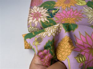 Patchwork stof - Windham, yndige blomster i skønne farver